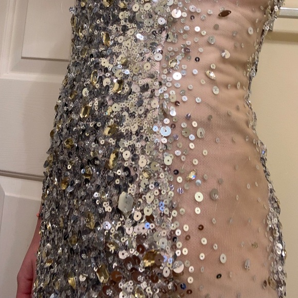 La Femme Prom / Formal Dress - Picture 3 of 10